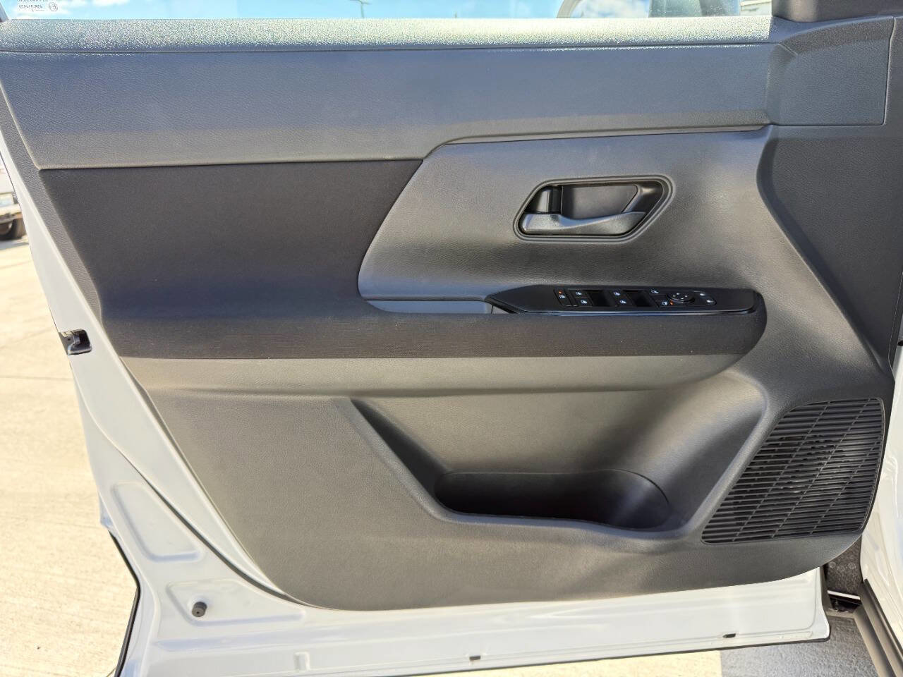 Used 2025 Nissan Kicks S AWD/4WD image 30