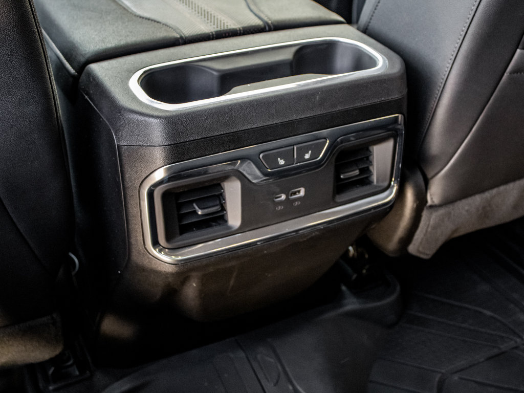Used 2024 Chevrolet Silverado 1500 High Country w/ High Country Premium Package AWD/4WD image 34