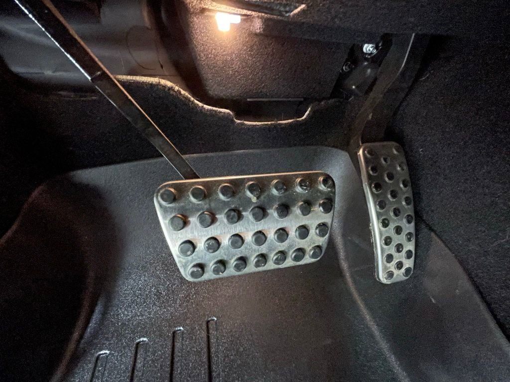 Used 2023 Dodge Challenger SRT Hellcat w/ Driver Convenience Group image 16