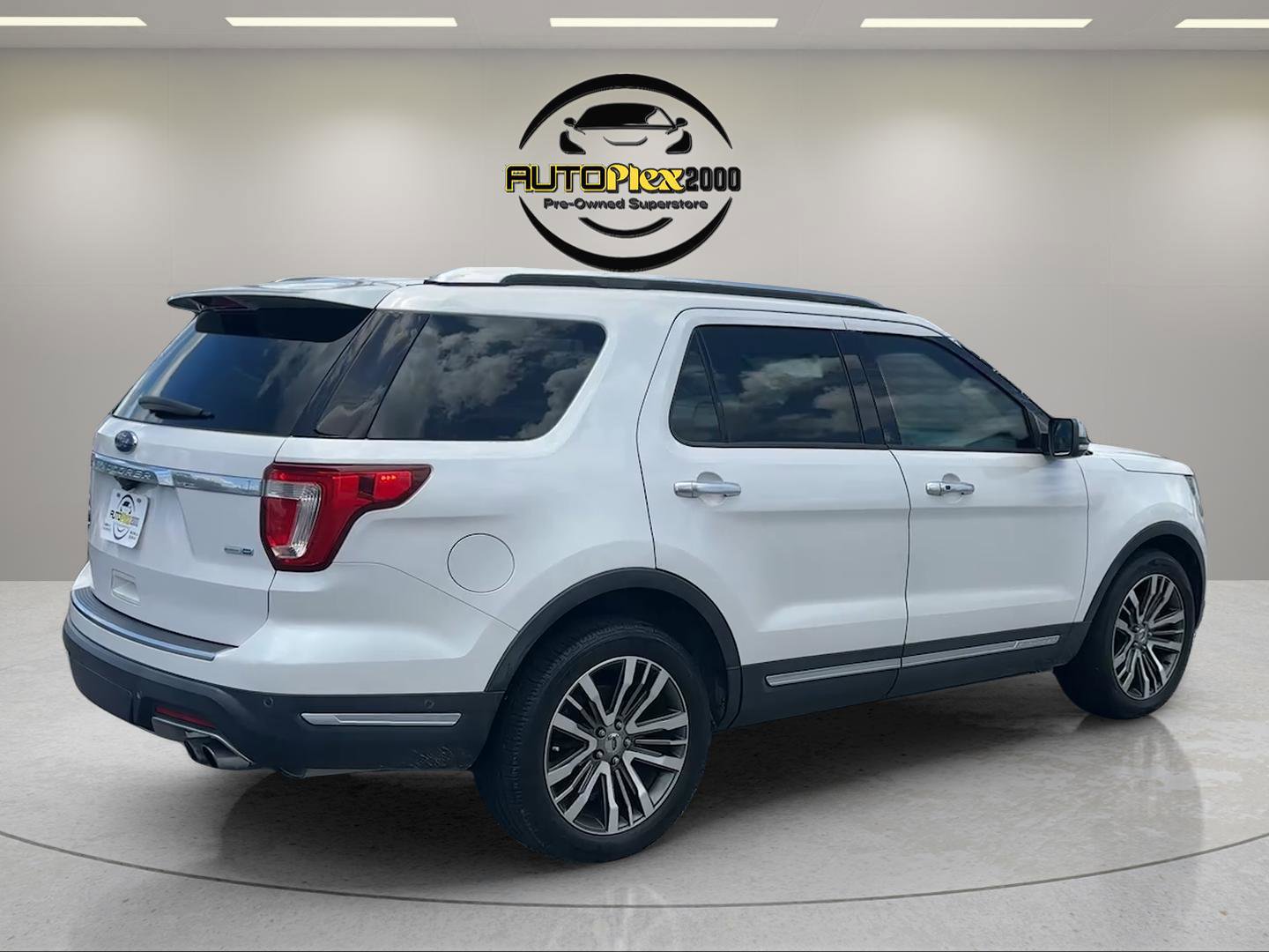 Used 2018 Ford Explorer Platinum AWD/4WD image 7