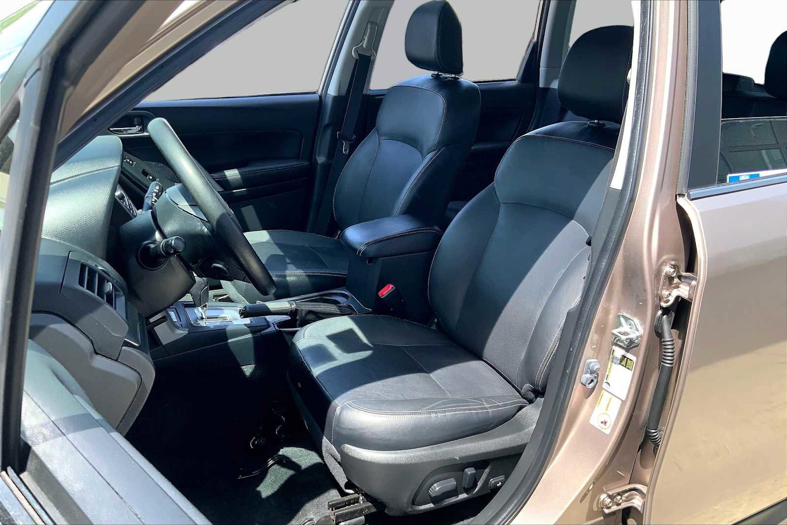 Used 2015 Subaru Forester 2.5i Limited AWD/4WD image 9