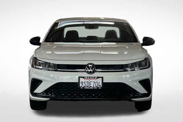 Certified 2025 Volkswagen Jetta Sport image 11