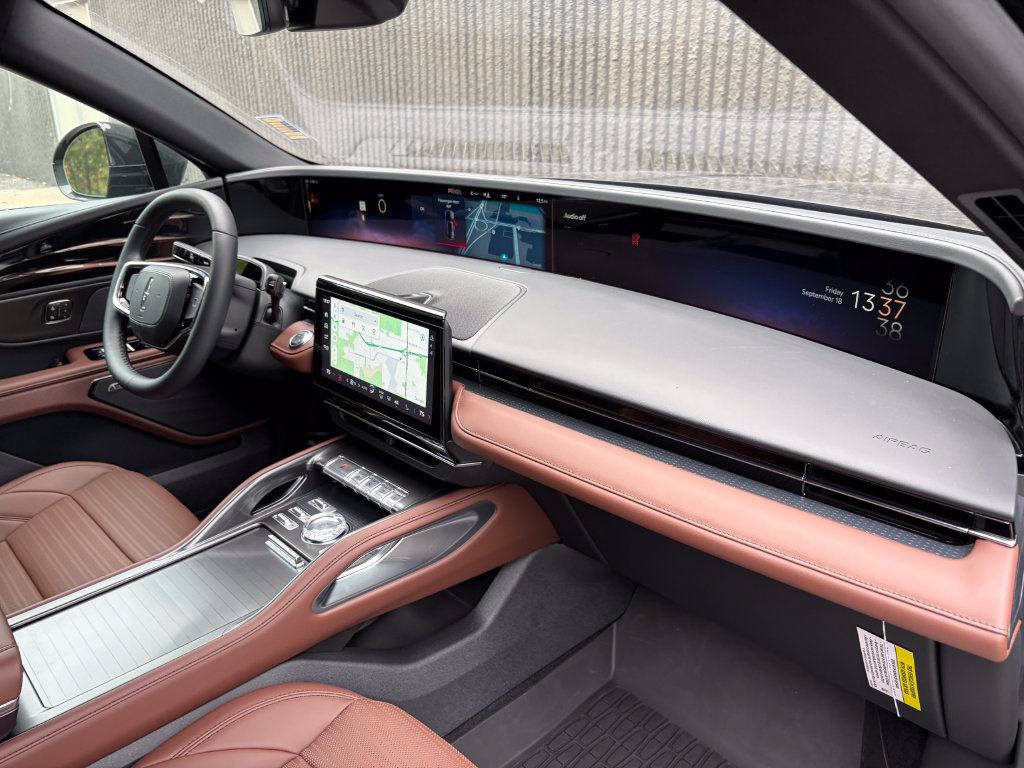 New 2026 Lincoln Nautilus Reserve w/ Jet Appearance Package AWD/4WD image 30