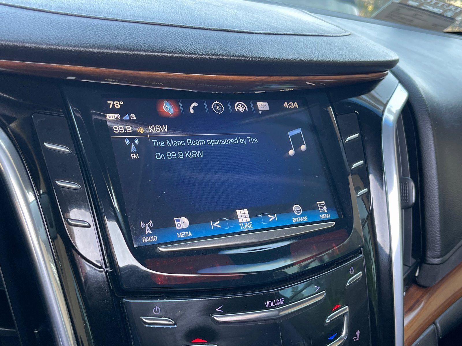 Used 2017 Cadillac Escalade ESV Premium Luxury image 40