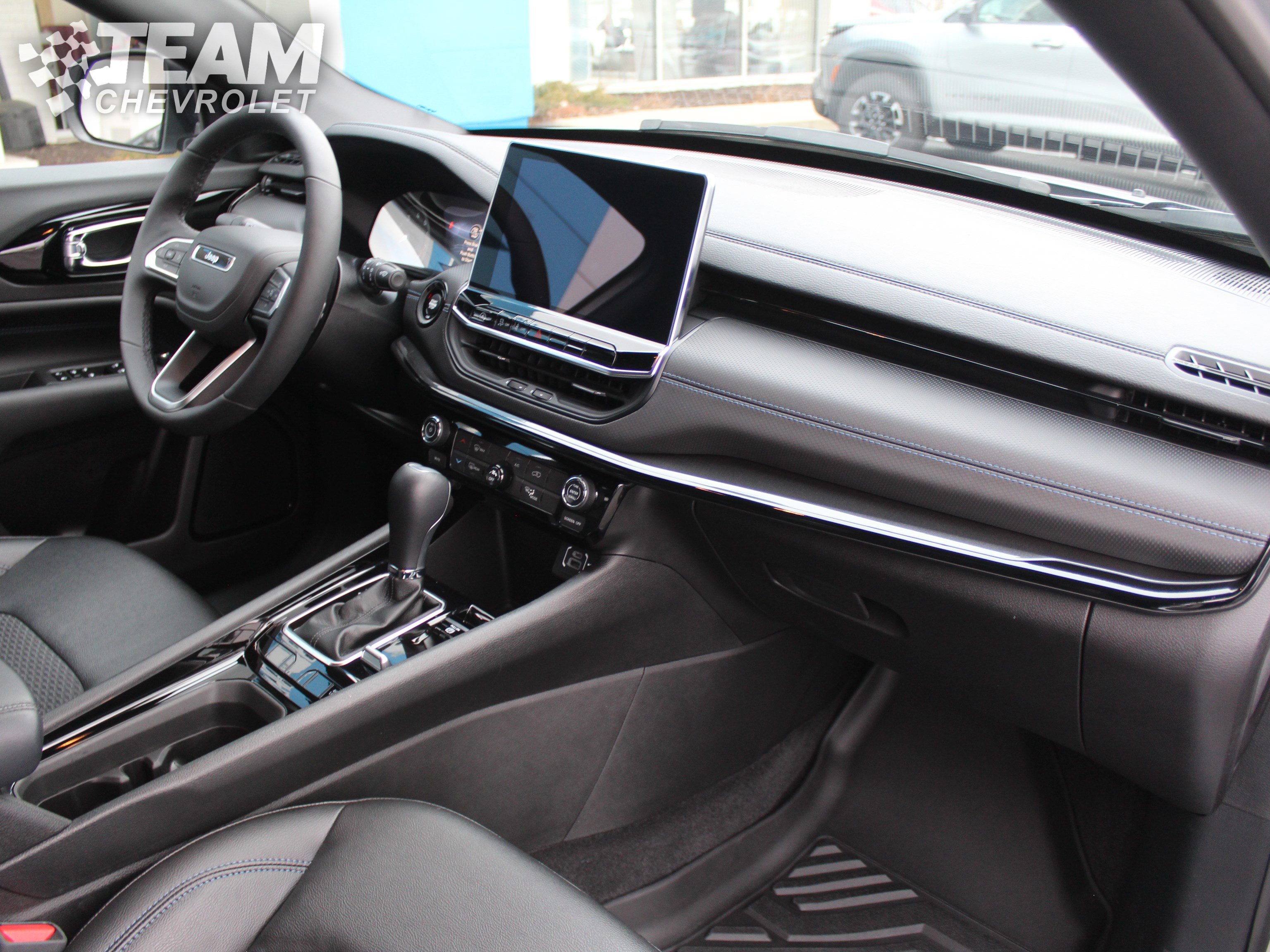 Used 2025 Jeep Compass Latitude w/ Altitude Special Edition image 26