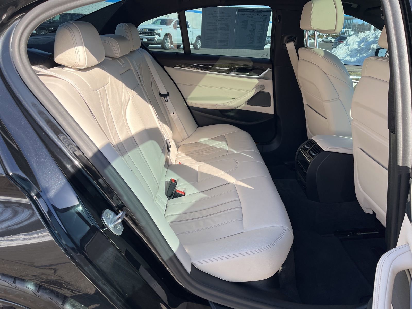 Used 2020 BMW M550i xDrive w/ Premium Package image 17