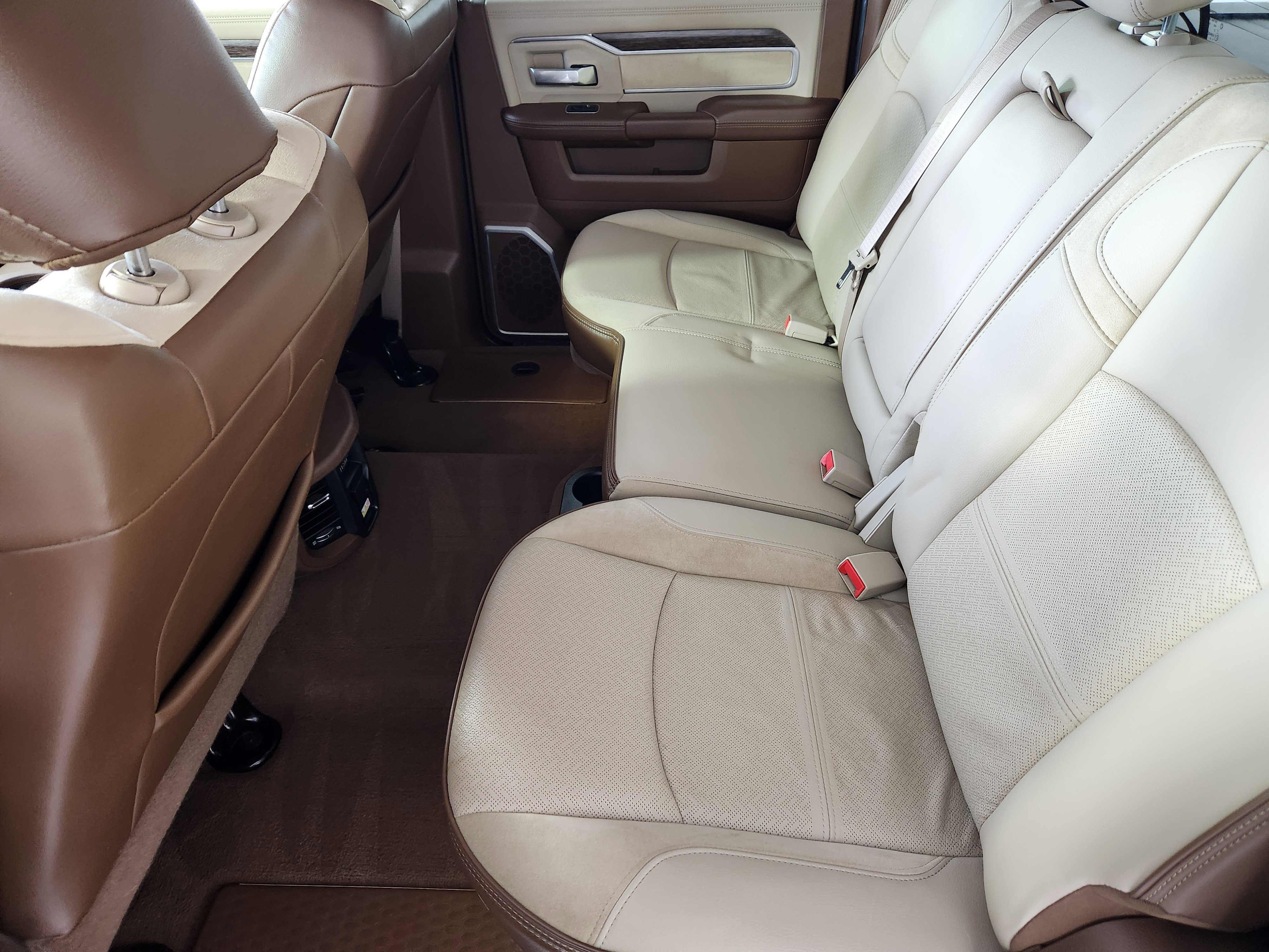 Used 2020 RAM 3500 Laramie image 14