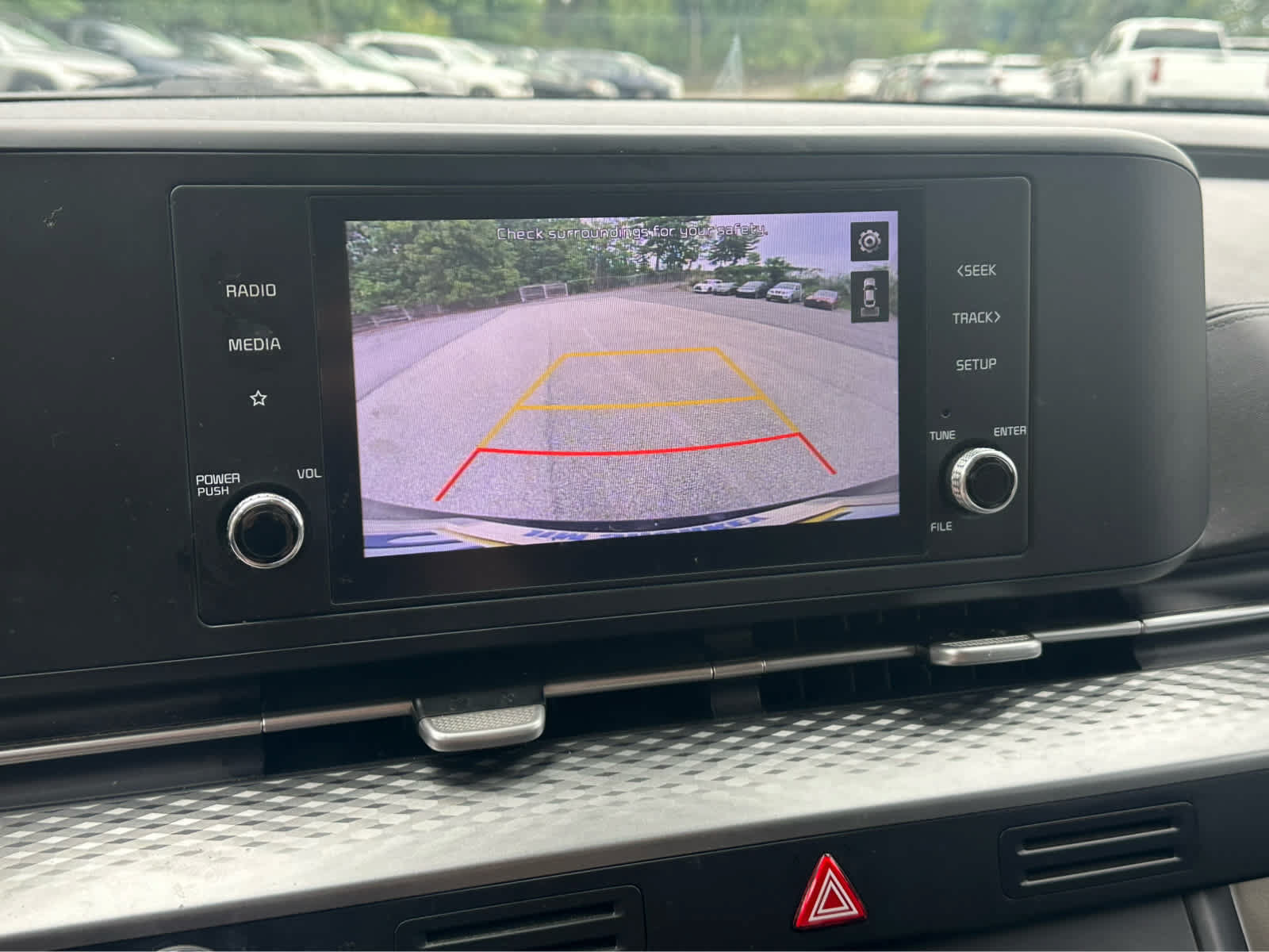 Used 2022 Kia Carnival LX FWD image 20