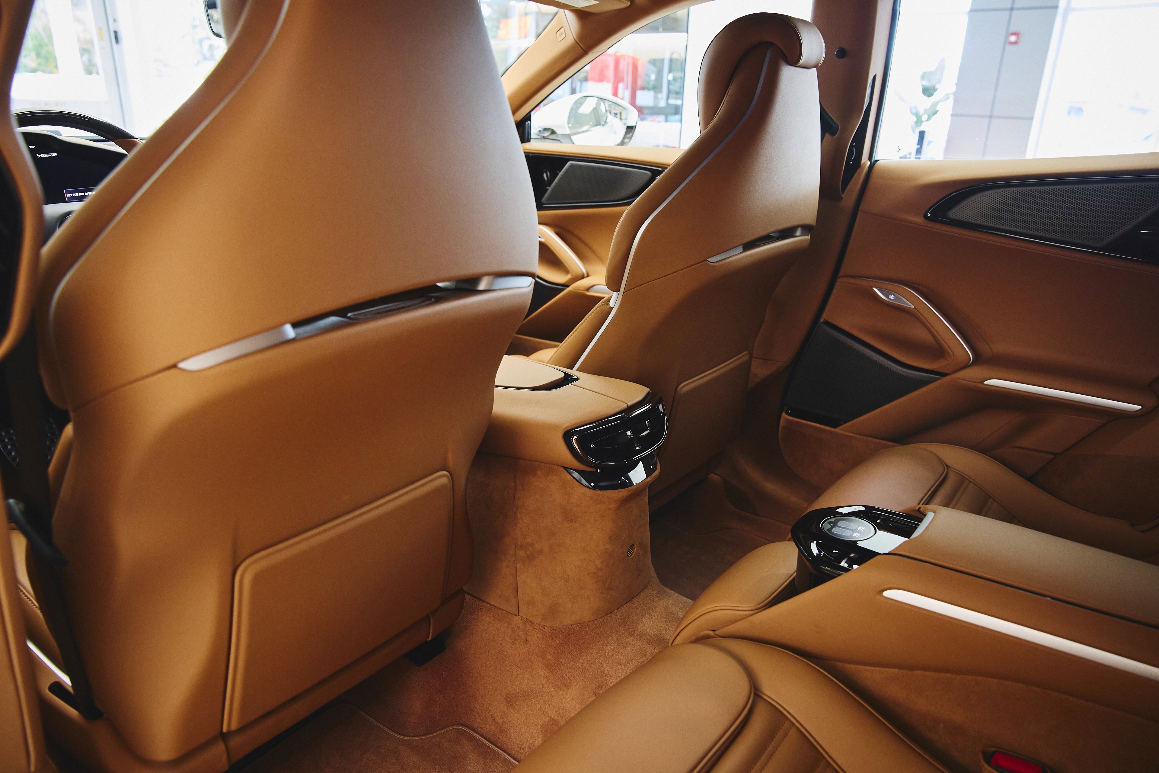 Used 2025 Ferrari Purosangue image 34