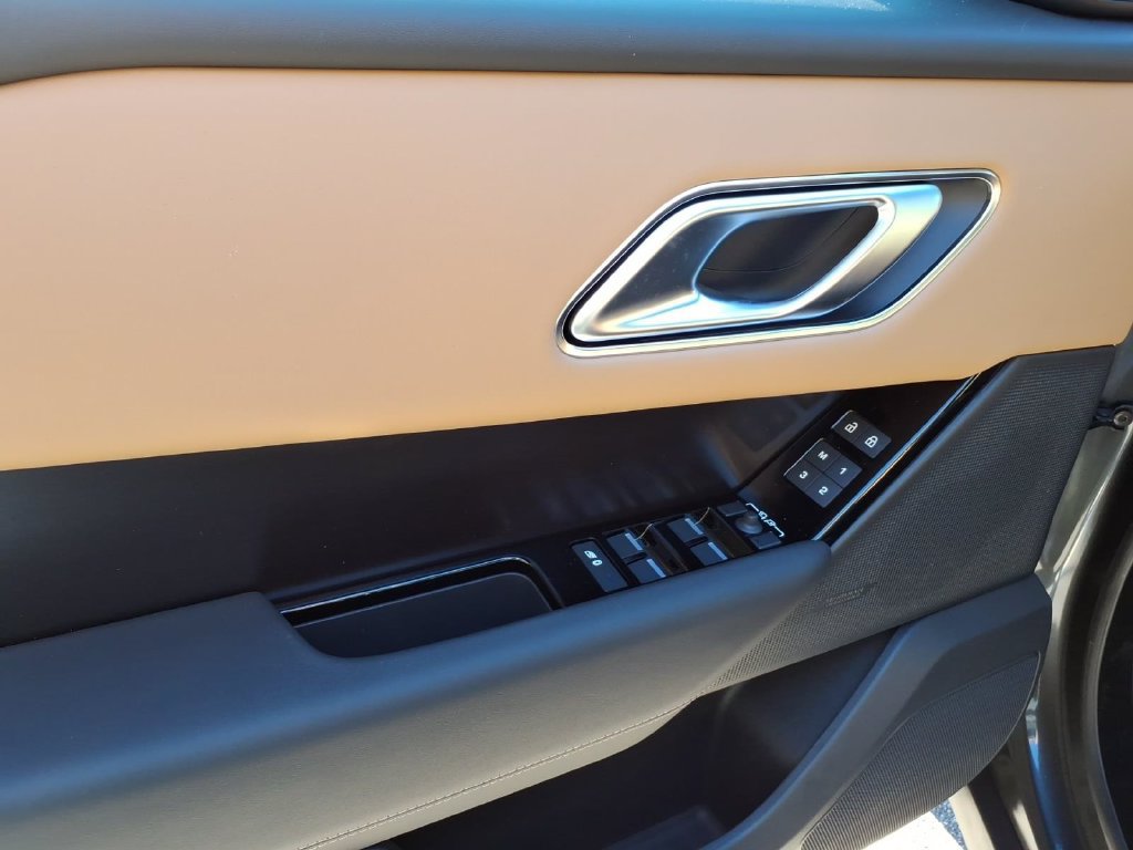 New 2026 Land Rover Range Rover Velar Autobiography AWD/4WD image 11