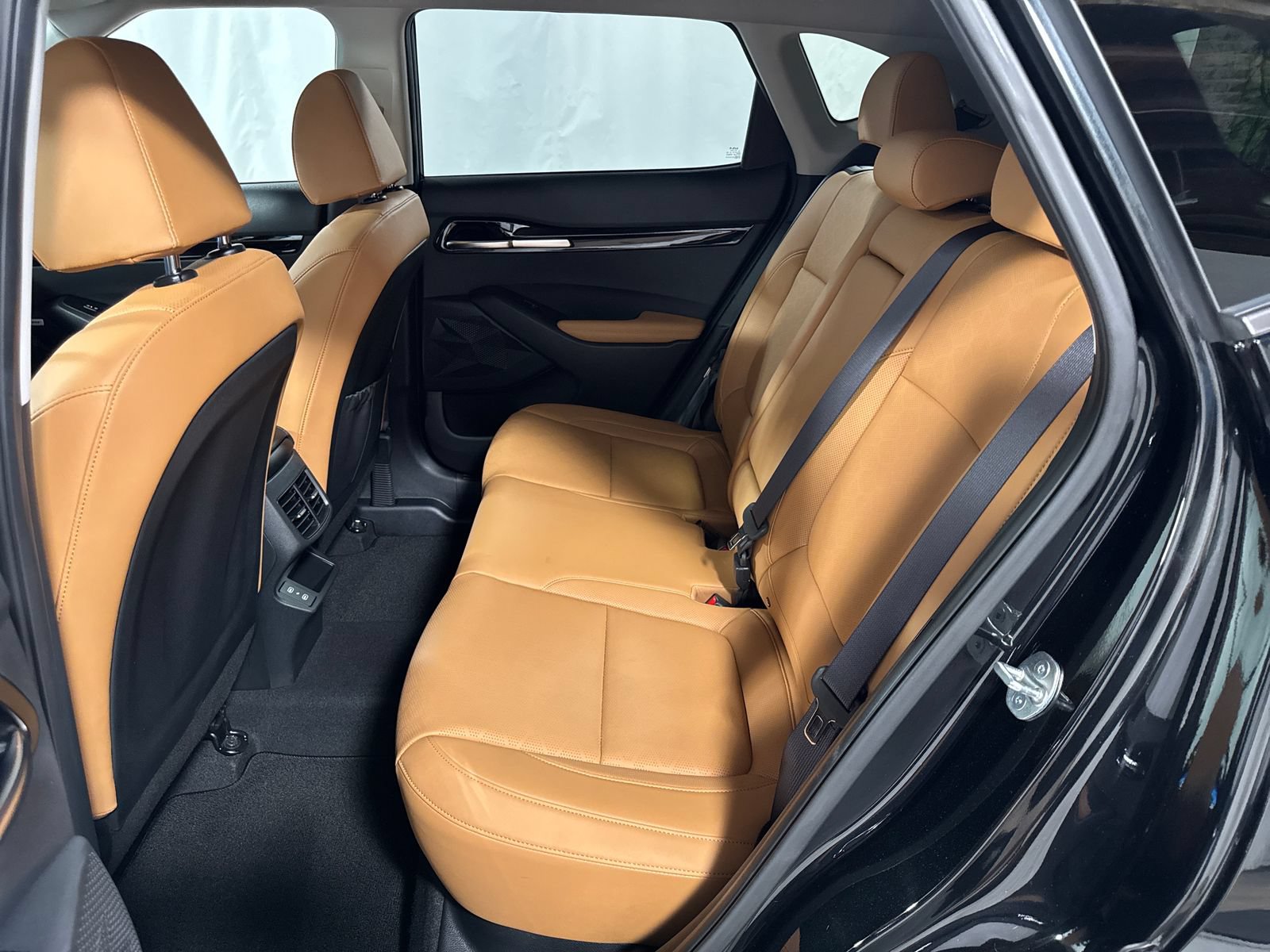 Certified 2024 Kia Seltos SX w/ SX Sunroof Package AWD/4WD image 5