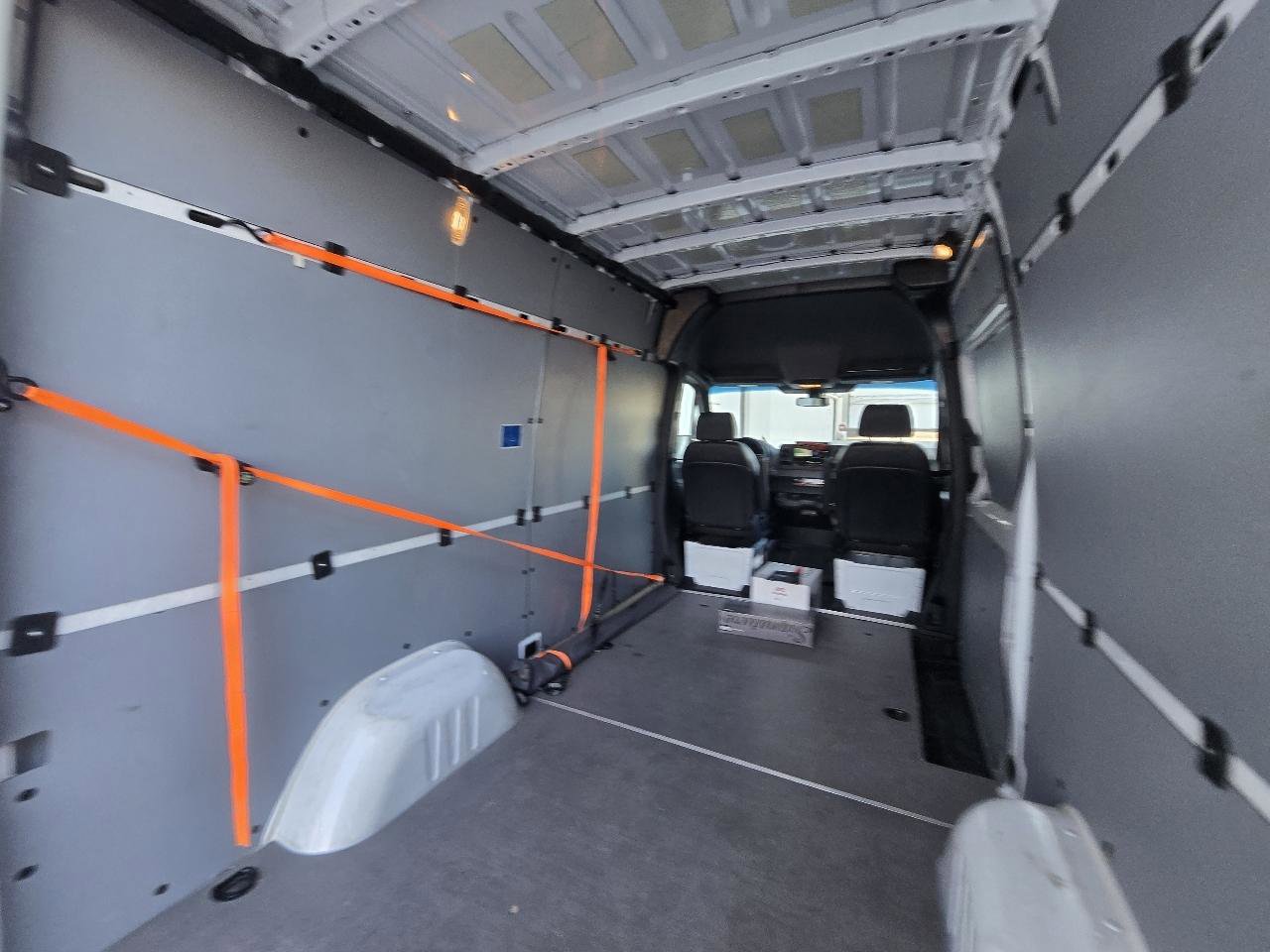 Used 2022 Mercedes-Benz Sprinter 2500 image 39