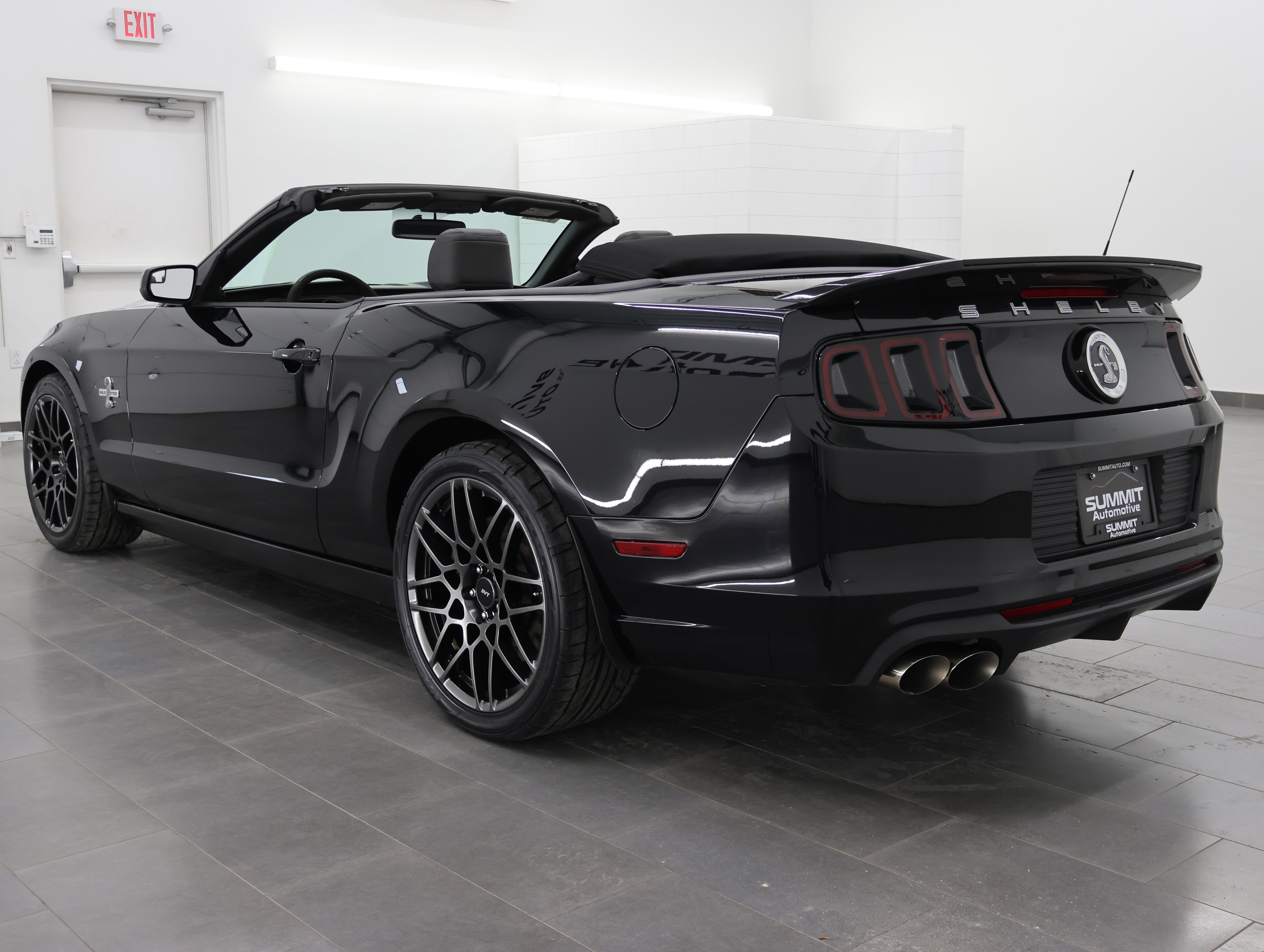 Used 2013 Ford Mustang Shelby GT500 RWD image 5
