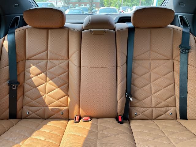 Used 2025 BMW 740i xDrive AWD/4WD image 45
