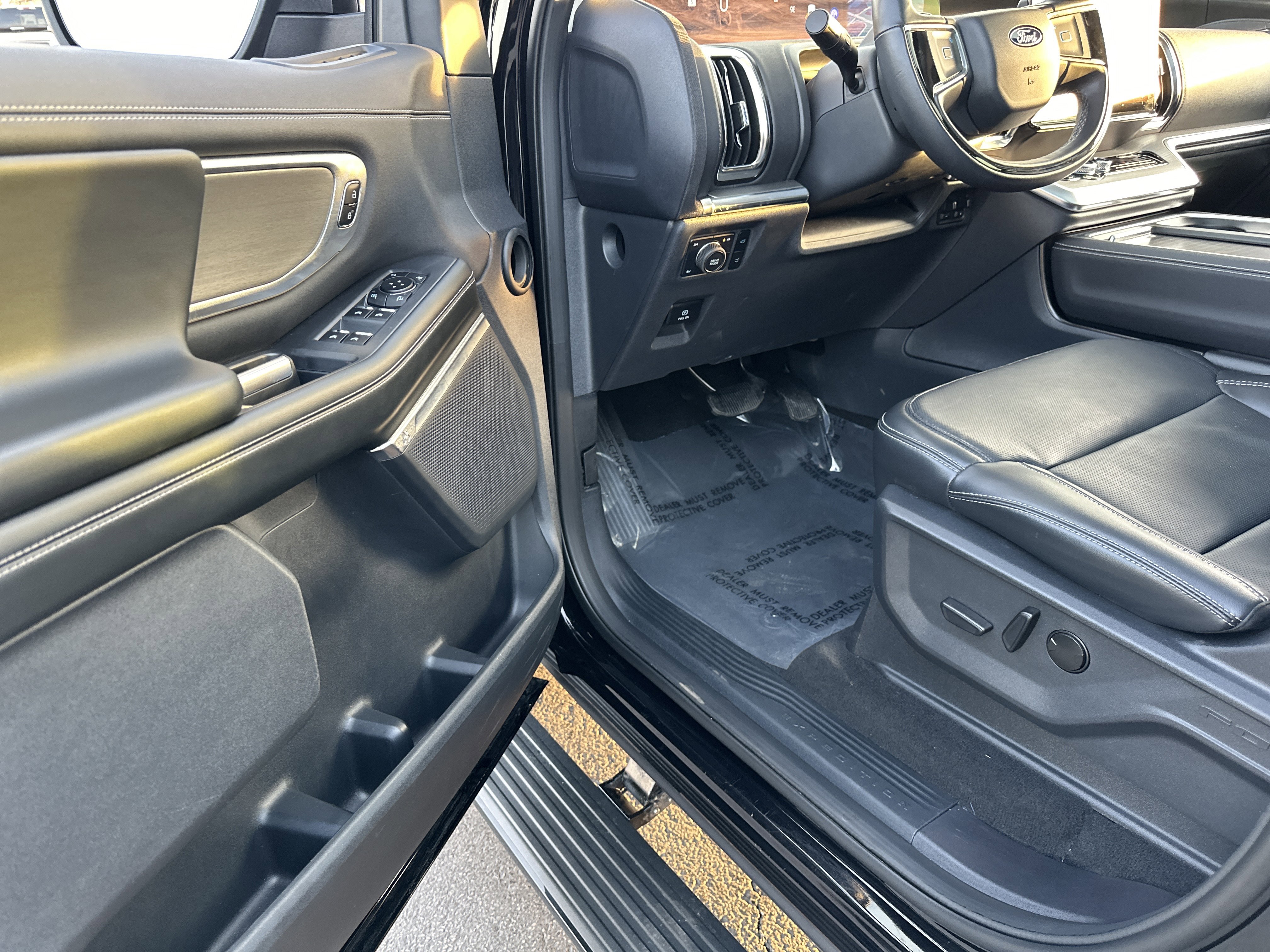 Certified 2025 Ford Expedition Platinum image 14