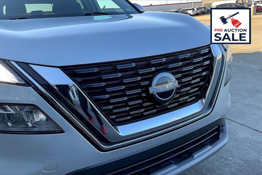 Used 2023 Nissan Rogue SV image 29