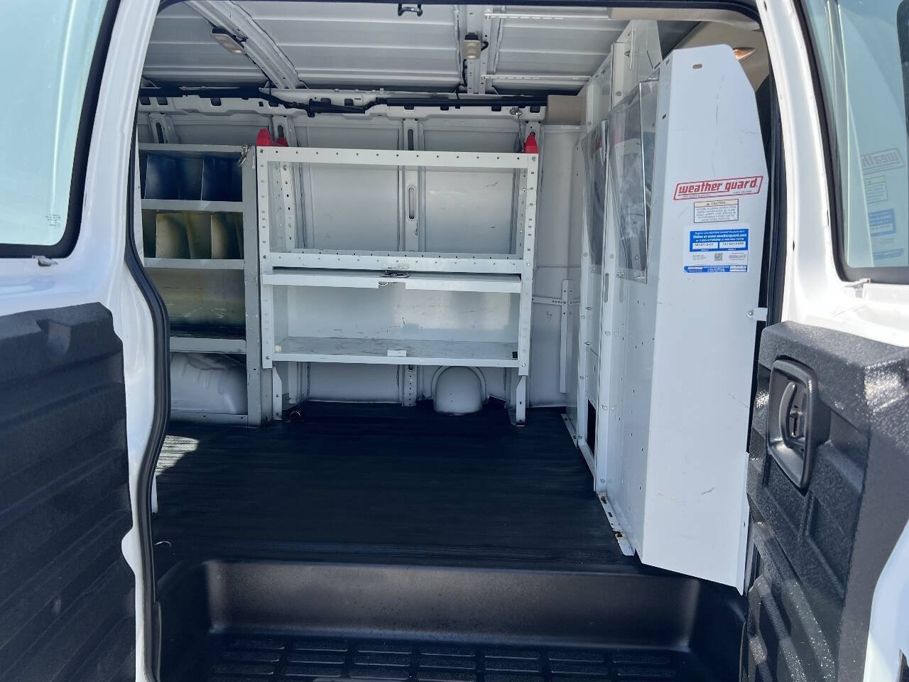 Used 2015 Chevrolet Express 2500 RWD image 16