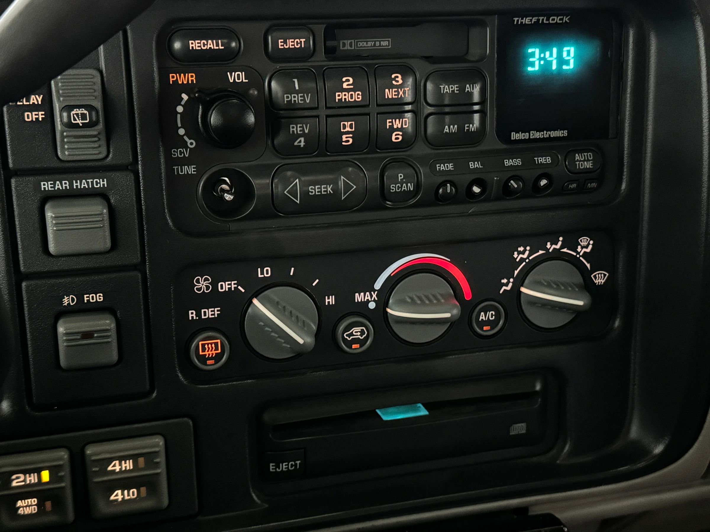 Used 2000 Chevrolet Tahoe Z71 w/ Comfort & Security Pkg AWD/4WD image 65