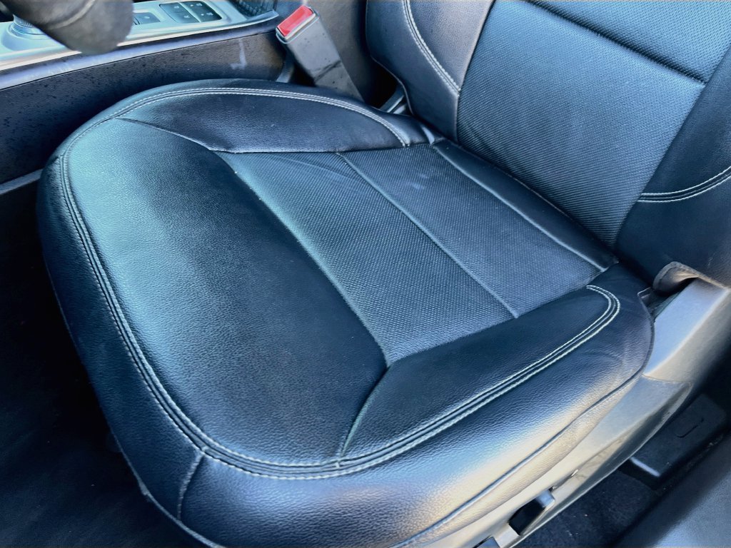 Used 2023 Ford Explorer Limited w/ Limited Technology Package RWD image 20