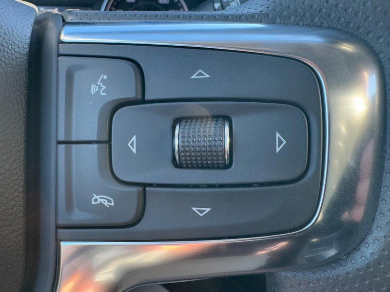 New 2025 Chevrolet Blazer LT w/ Convenience Package image 12