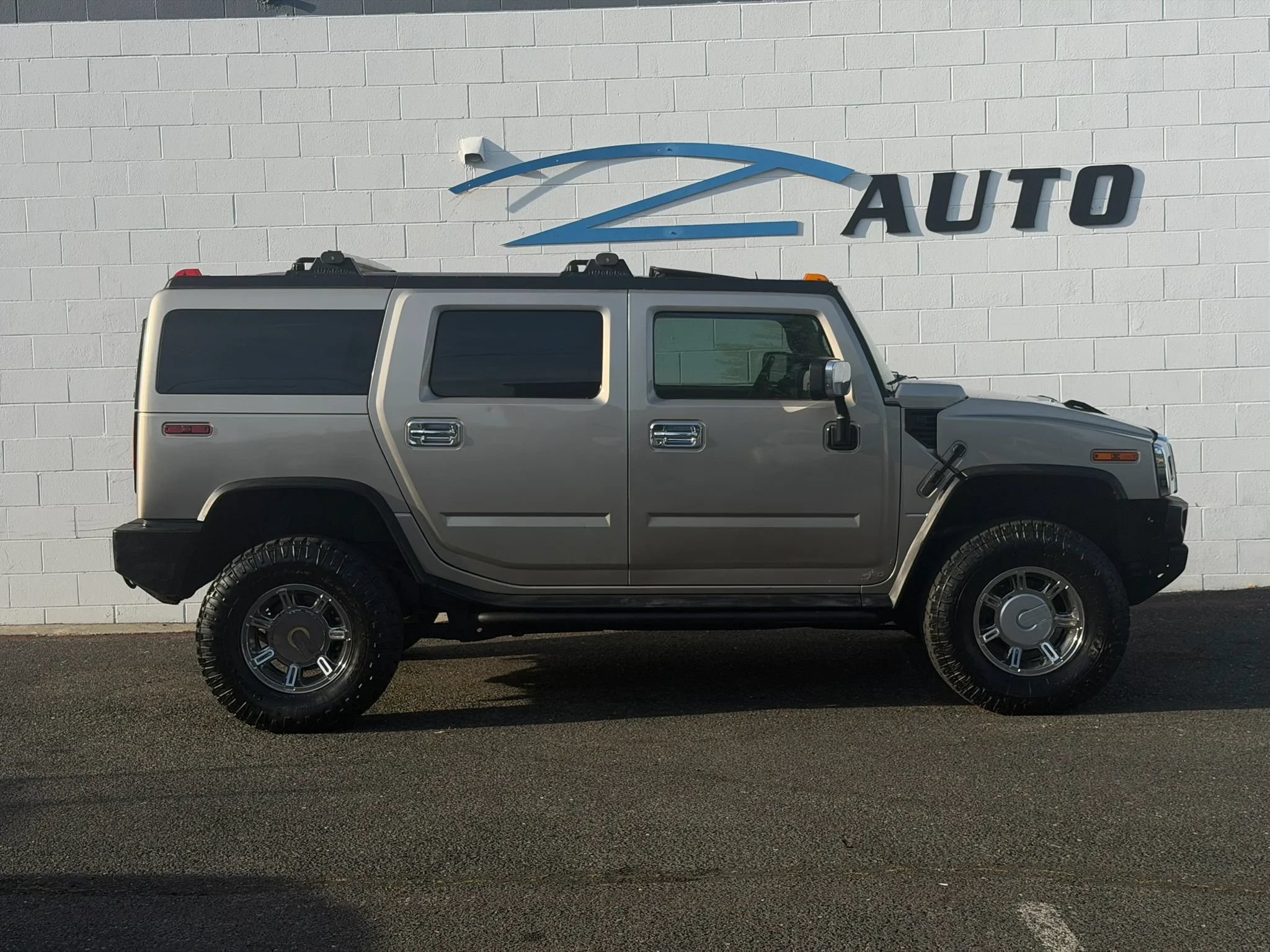 Used 2004 HUMMER H2 w/ Preferred Equipment Group AWD/4WD image 6