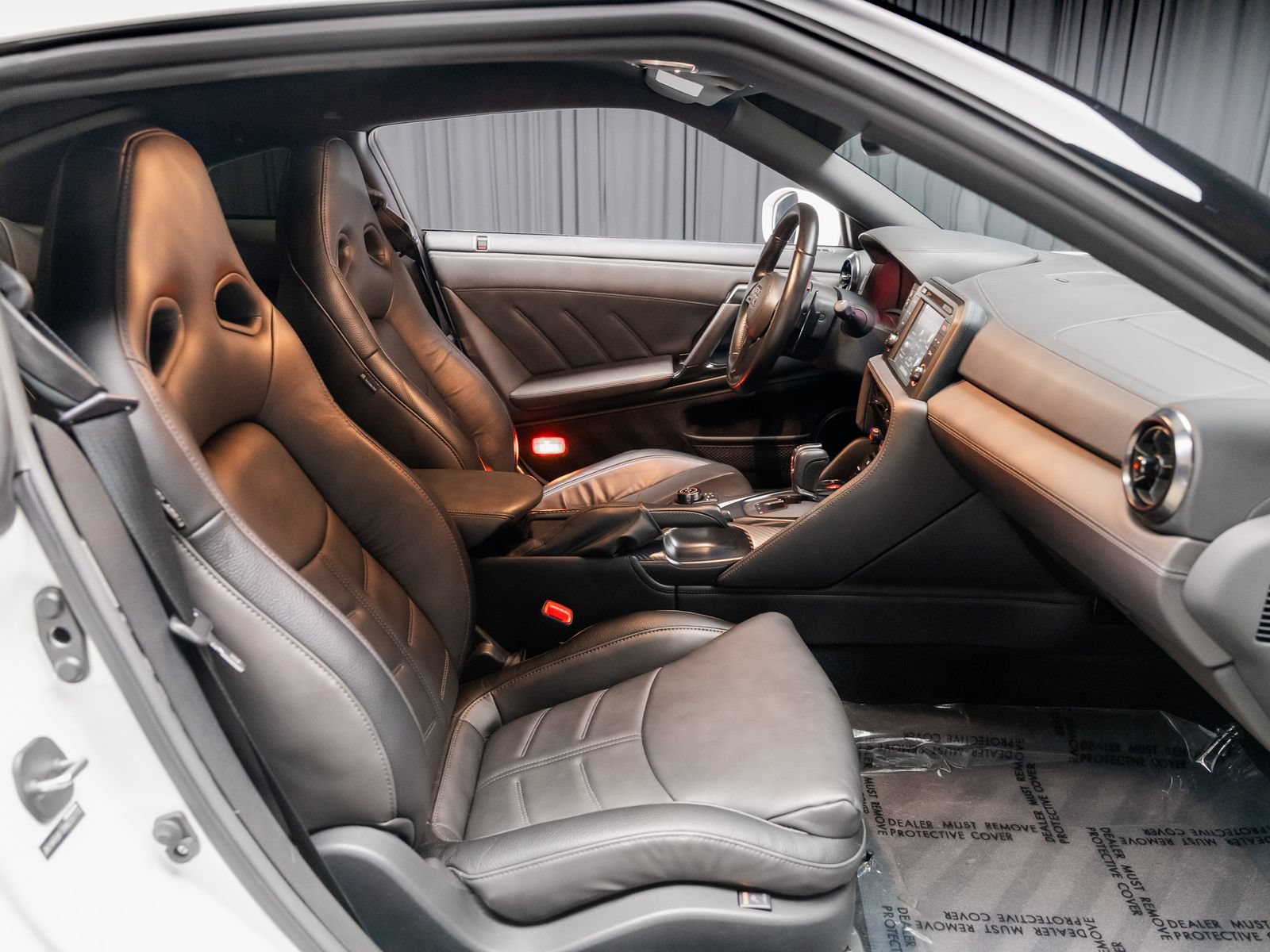 Used 2024 Nissan GT-R Premium w/ Premium Interior Package AWD/4WD image 61