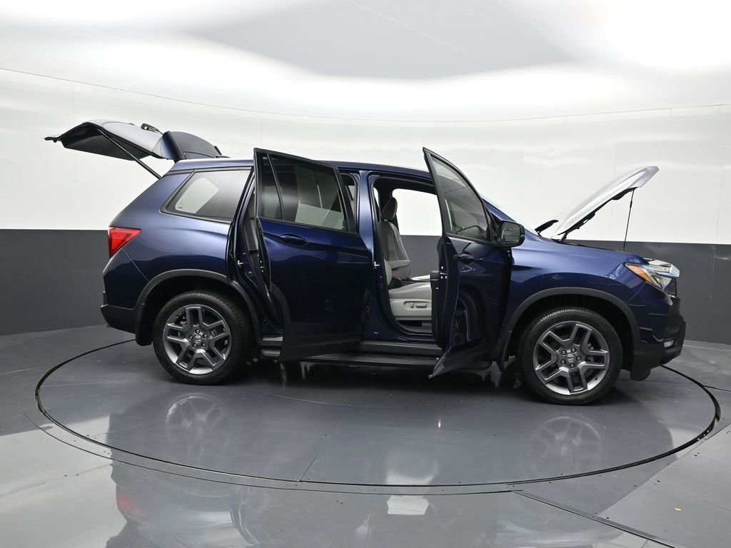 Used 2023 Honda Passport EX-L image 32