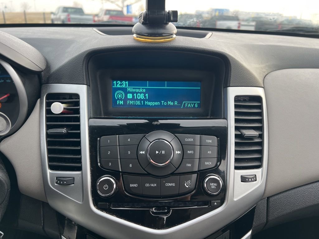 Used 2014 Chevrolet Cruze LS image 16