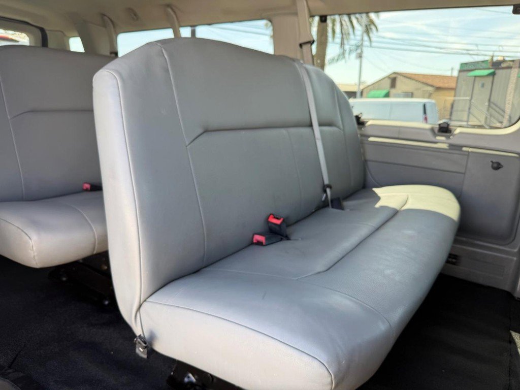 Used 2008 Ford E-350 and Econoline 350 Extended Wagon Super Duty RWD image 27
