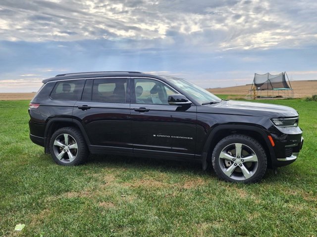 Used 2021 Jeep Grand Cherokee L Limited image 3