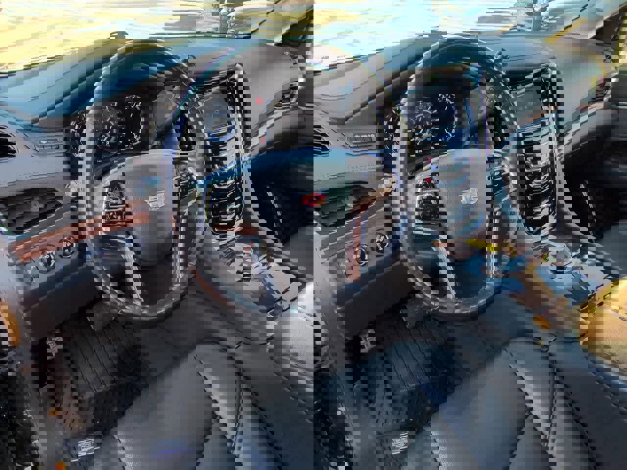 Used 2020 Cadillac Escalade Luxury image 2