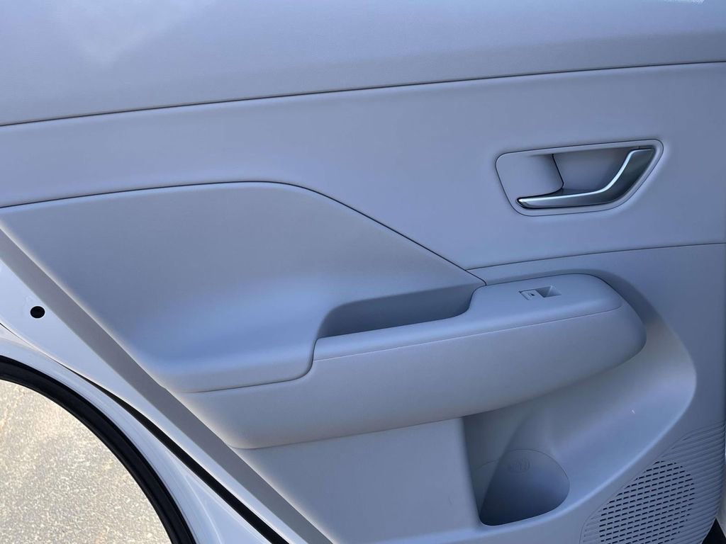 New 2026 Hyundai Kona SEL Premium image 9