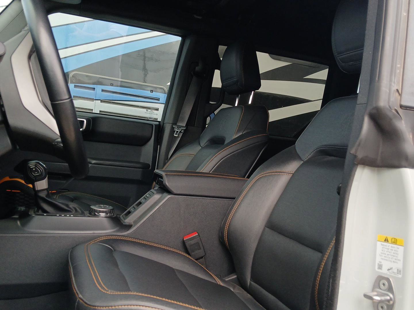 Used 2024 Ford Bronco Badlands image 9