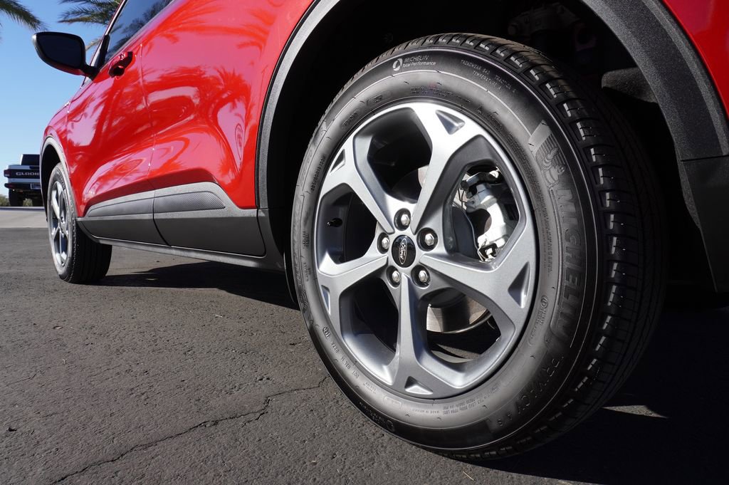 Used 2025 Ford Escape ST-Line w/ Tech Pack #1 image 6