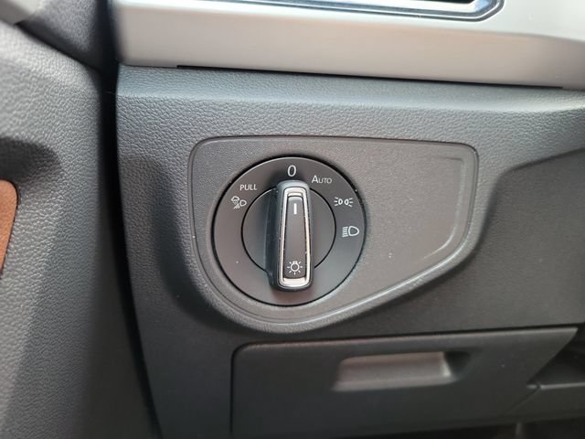 Used 2023 Volkswagen Atlas SE w/ Panoramic Sunroof Package FWD image 24