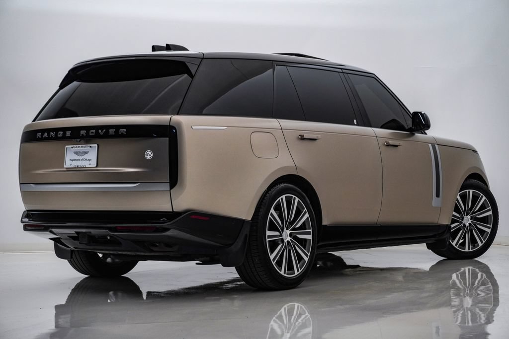 Used 2023 Land Rover Range Rover SV AWD/4WD image 9