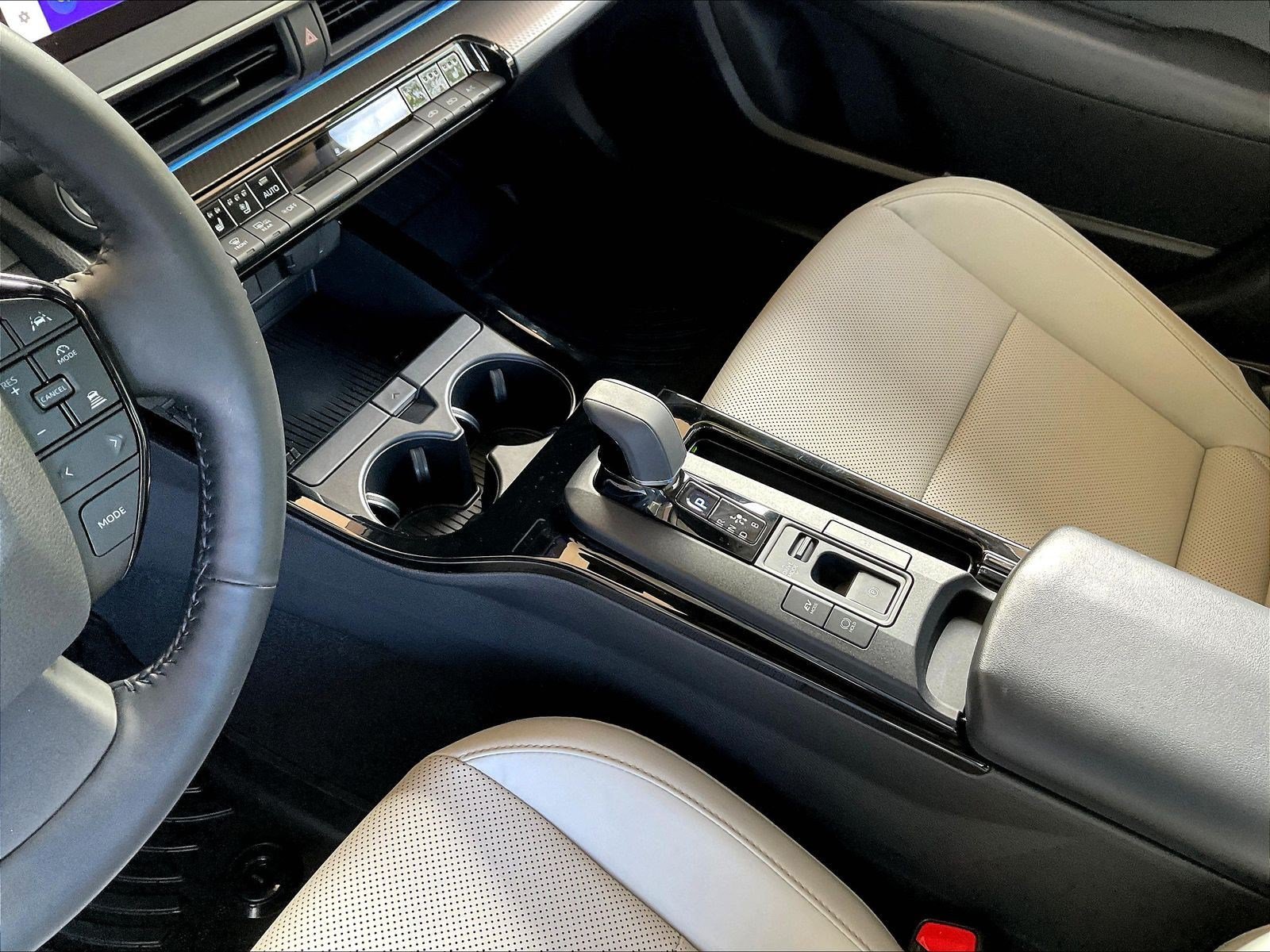 Used 2024 Toyota Prius Limited w/ Limited Premium Package AWD/4WD image 18
