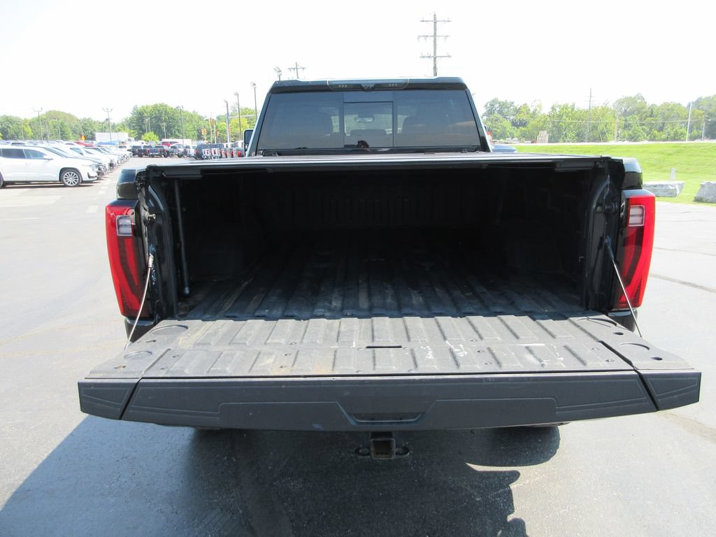 Used 2024 GMC Sierra 2500 Denali w/ Denali Reserve Package AWD/4WD image 8