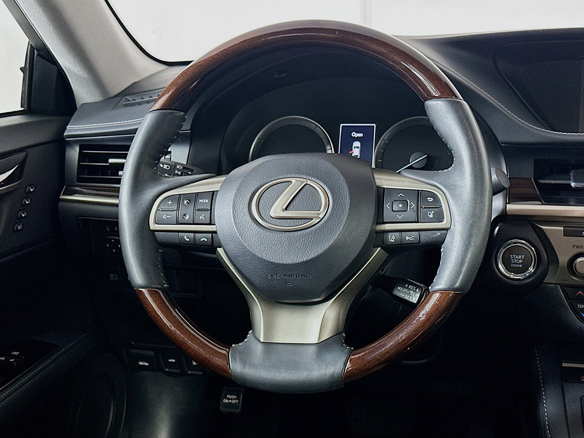 Used 2018 Lexus ES 350 w/ Luxury Package w/Wood Trim FWD image 18