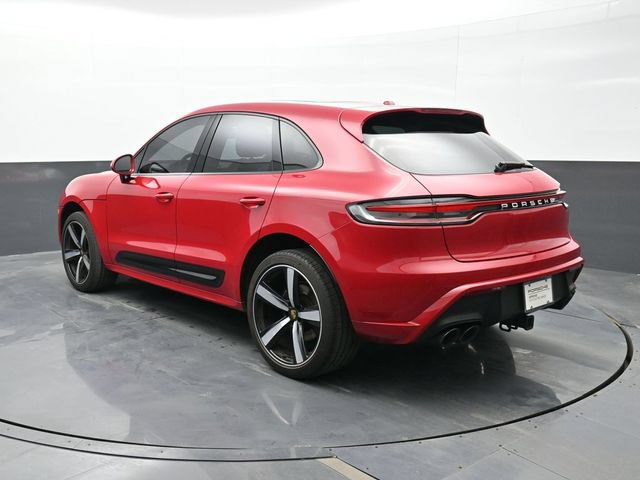 Certified 2022 Porsche Macan AWD/4WD image 3