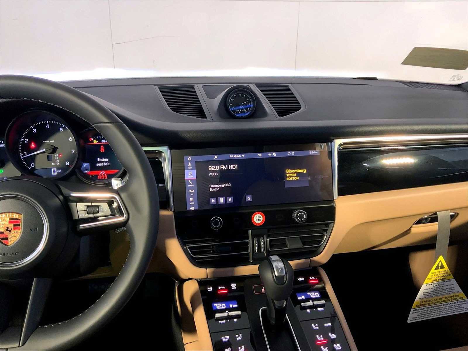 New 2026 Porsche Macan AWD/4WD image 16
