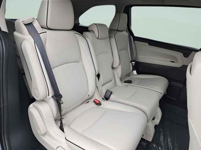New 2026 Honda Odyssey Touring image 18