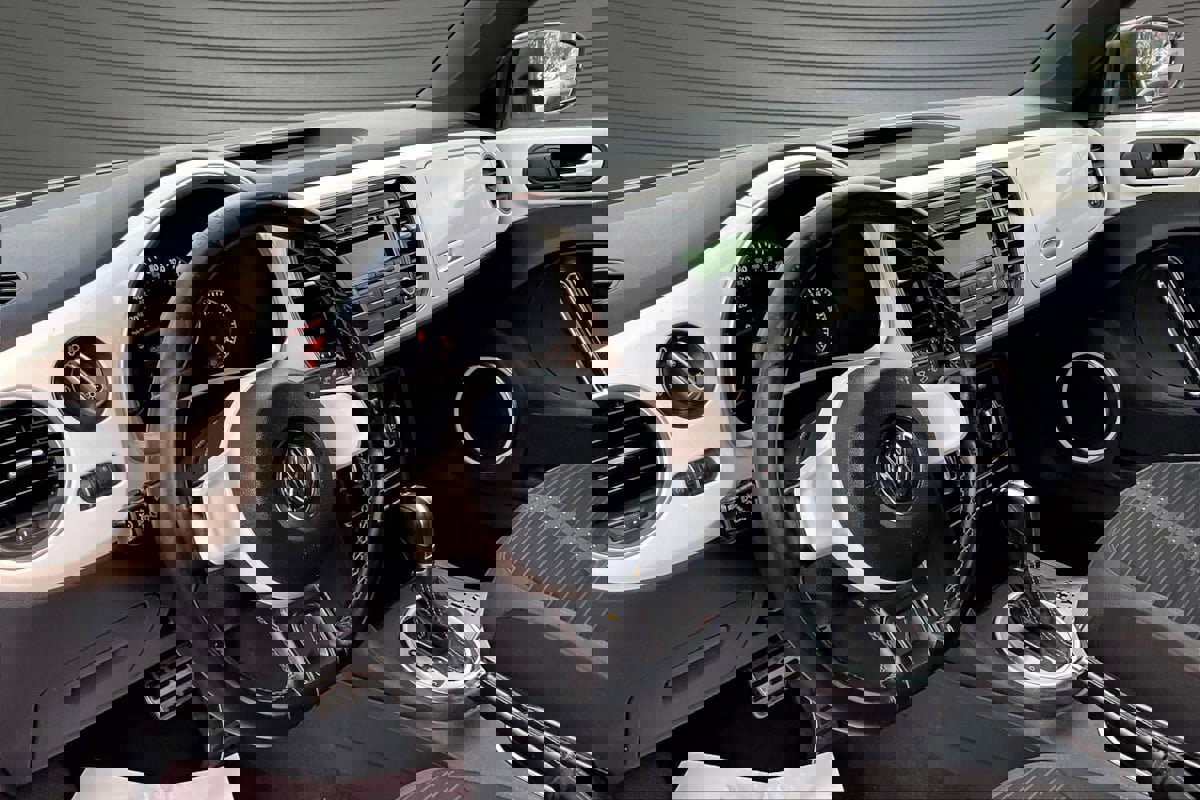 Used 2012 Volkswagen Beetle Turbo image 16