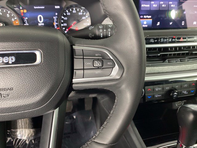 Used 2023 Jeep Compass Latitude w/ Convenience Group AWD/4WD image 25