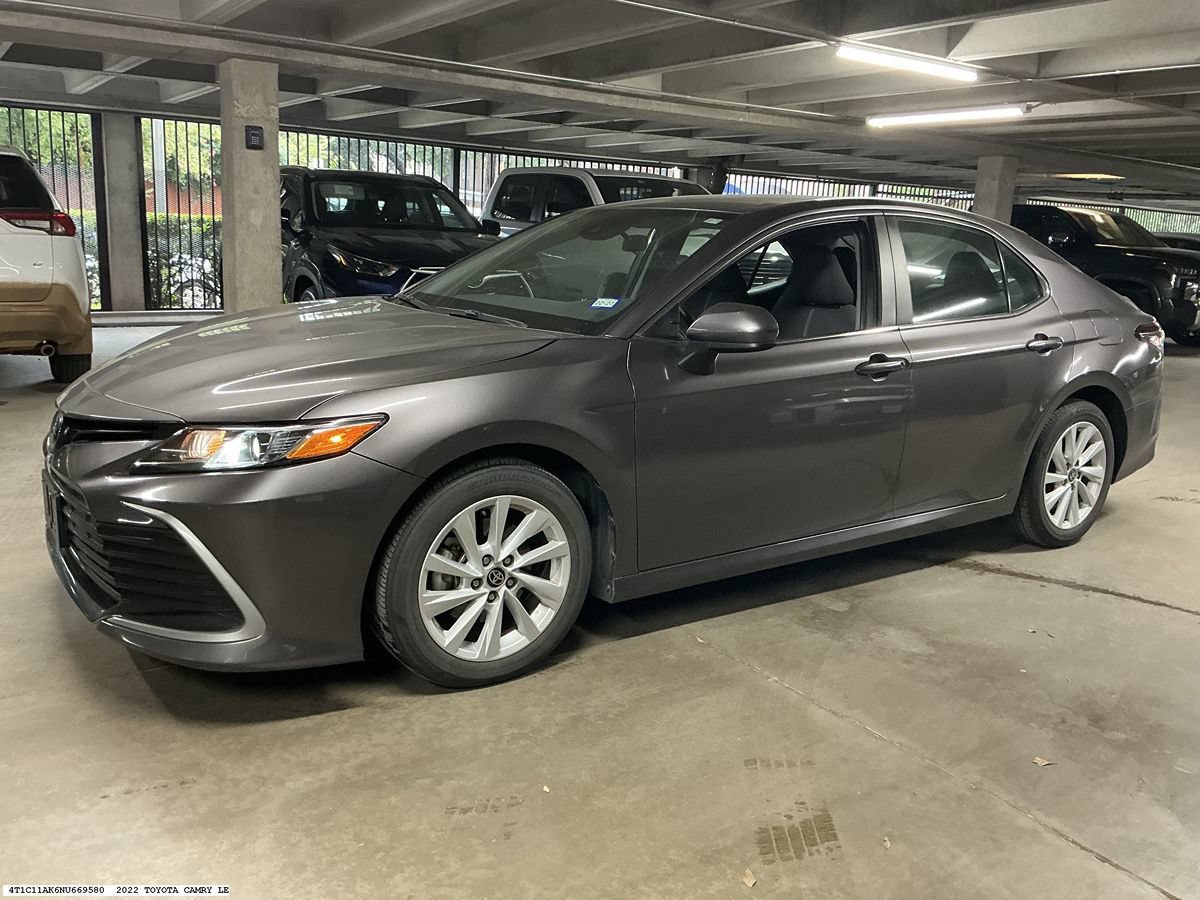 Used 2022 Toyota Camry LE FWD image 3