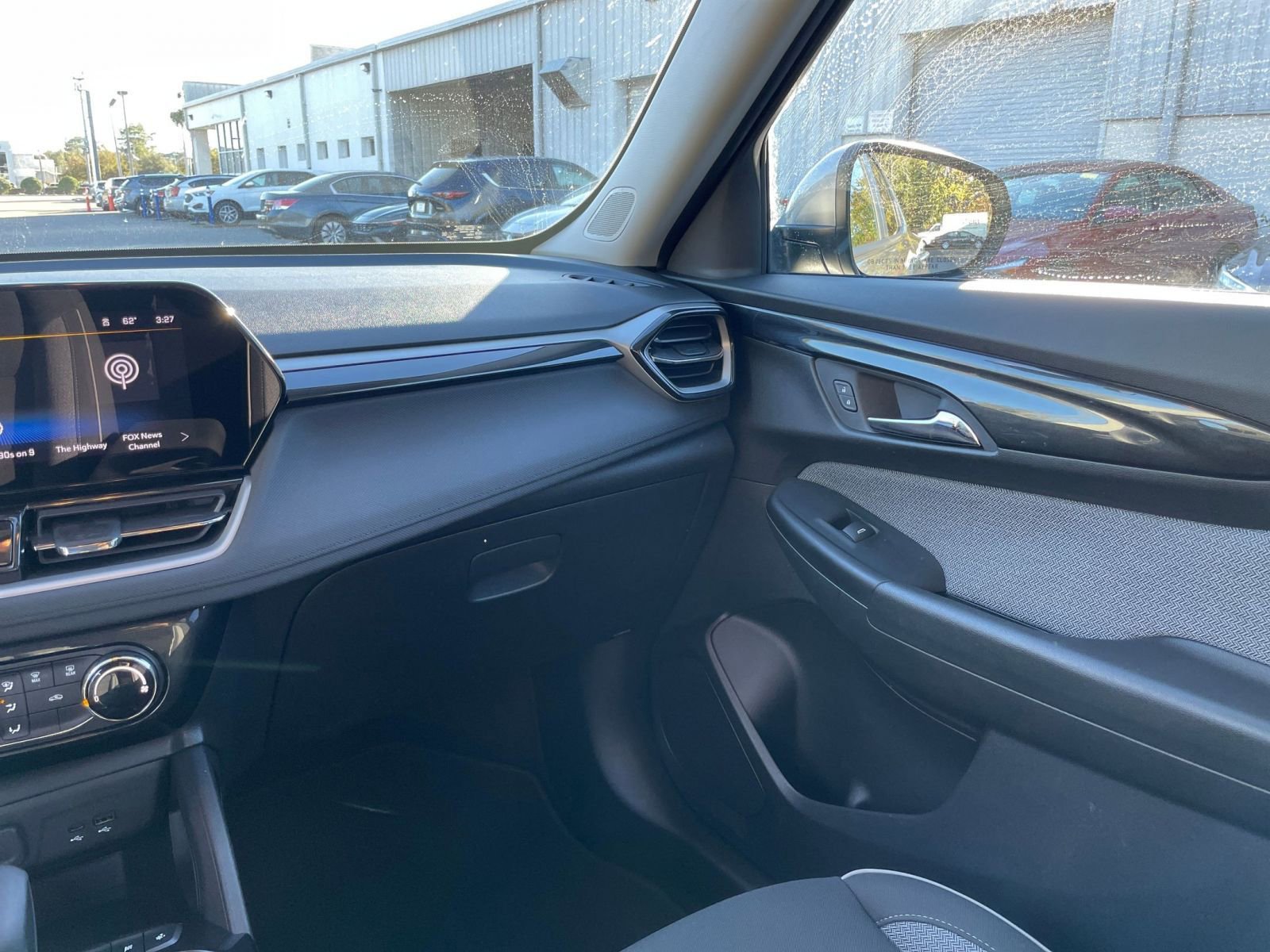 Used 2025 Chevrolet TrailBlazer LT image 33