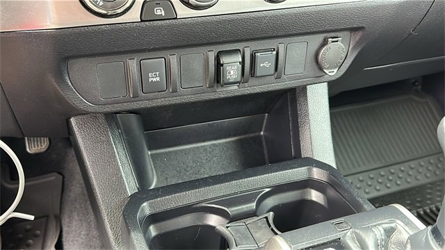 Used 2020 Toyota Tacoma SR5 image 19