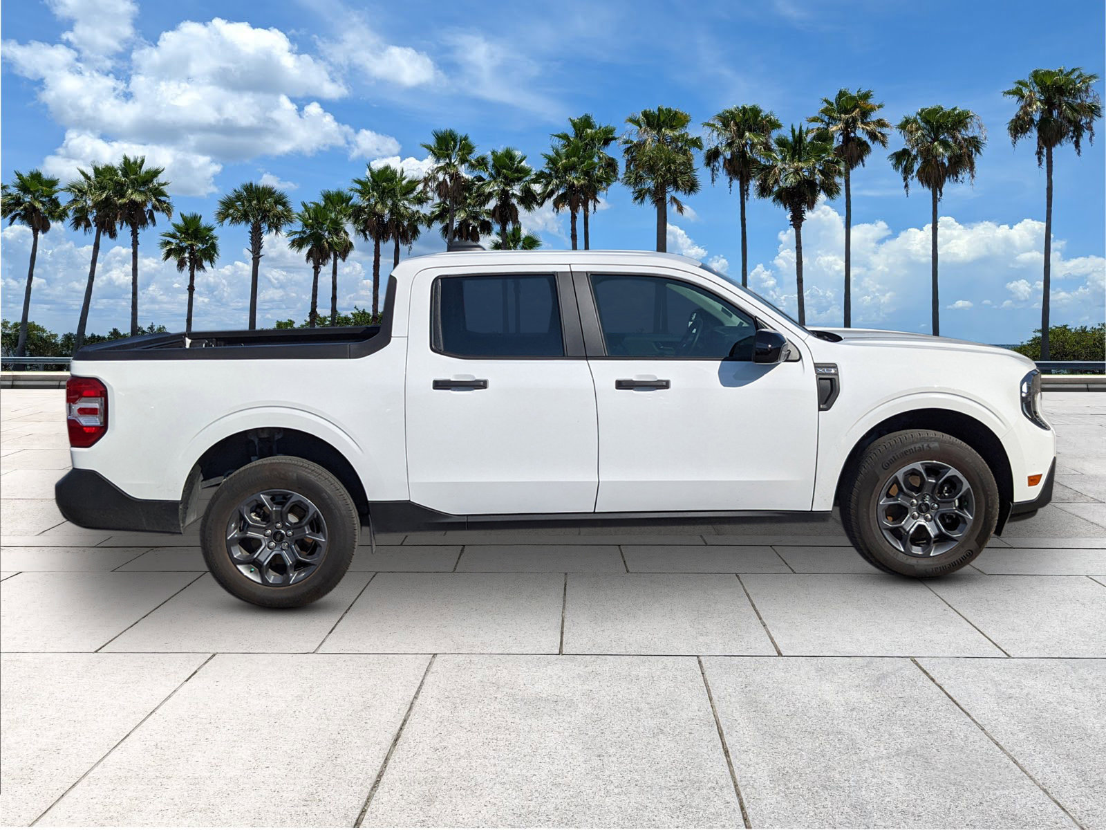 Certified 2025 Ford Maverick XLT w/ XLT Luxury Package image 6