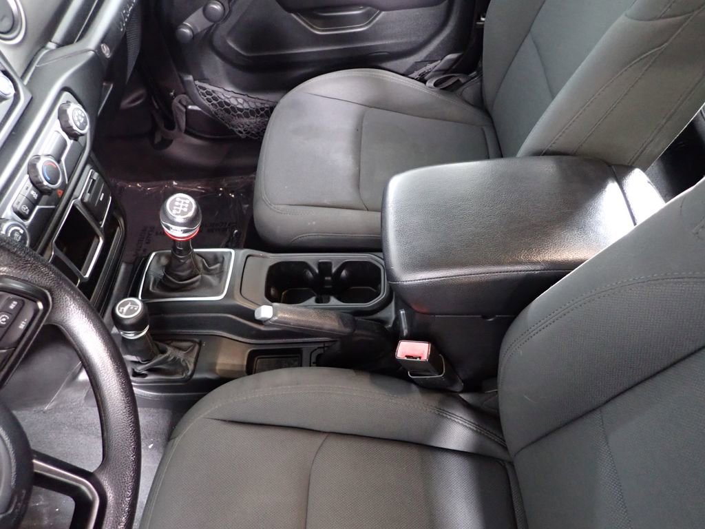 Used 2020 Jeep Wrangler Sport AWD/4WD image 37