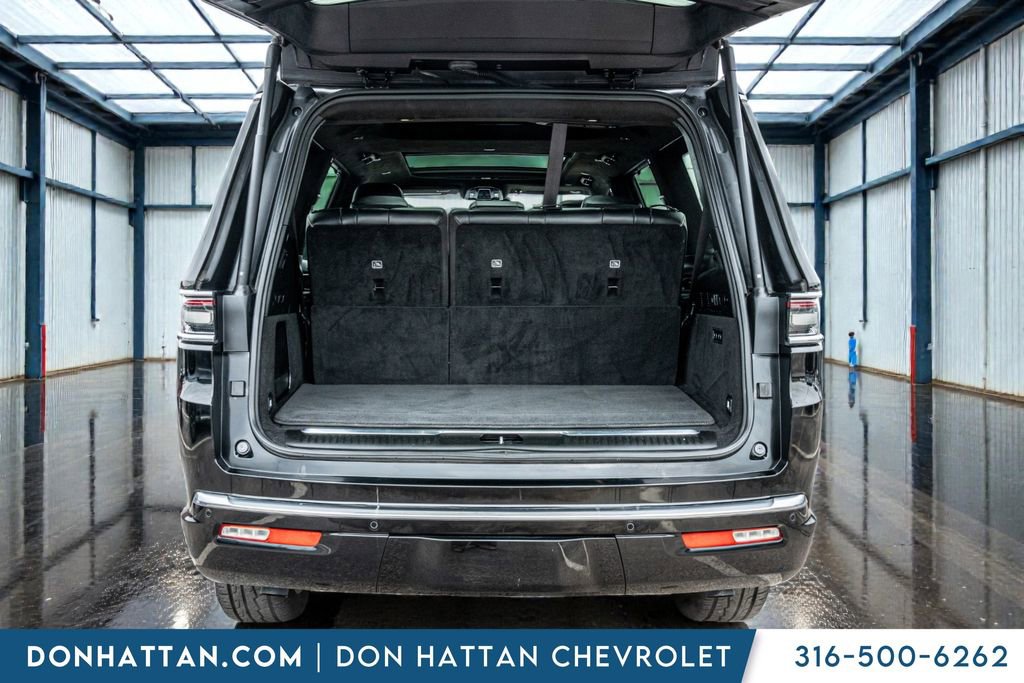 Used 2023 Jeep Grand Wagoneer Series II AWD/4WD image 39
